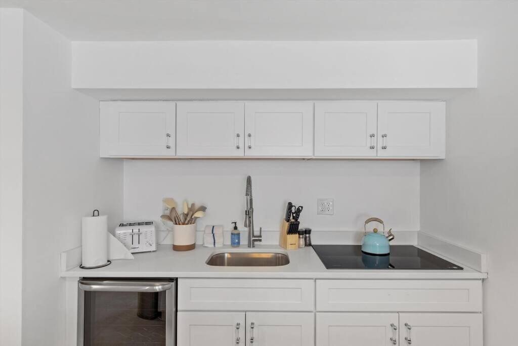 Appartamento Stone's Throw From Capitol Hill Free Parking