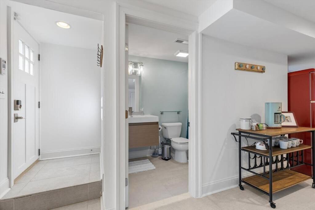 Stone's Throw From Capitol Hill Free Parking Appartamento *