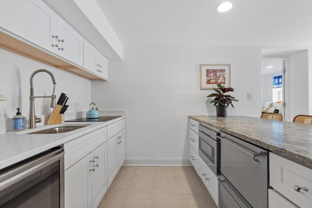 Stone's Throw From Capitol Hill Free Parking Appartamento *