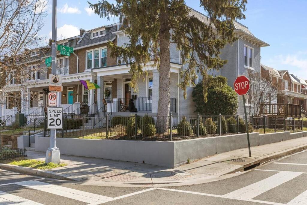 Appartamento Stone's Throw From Capitol Hill Free Parking